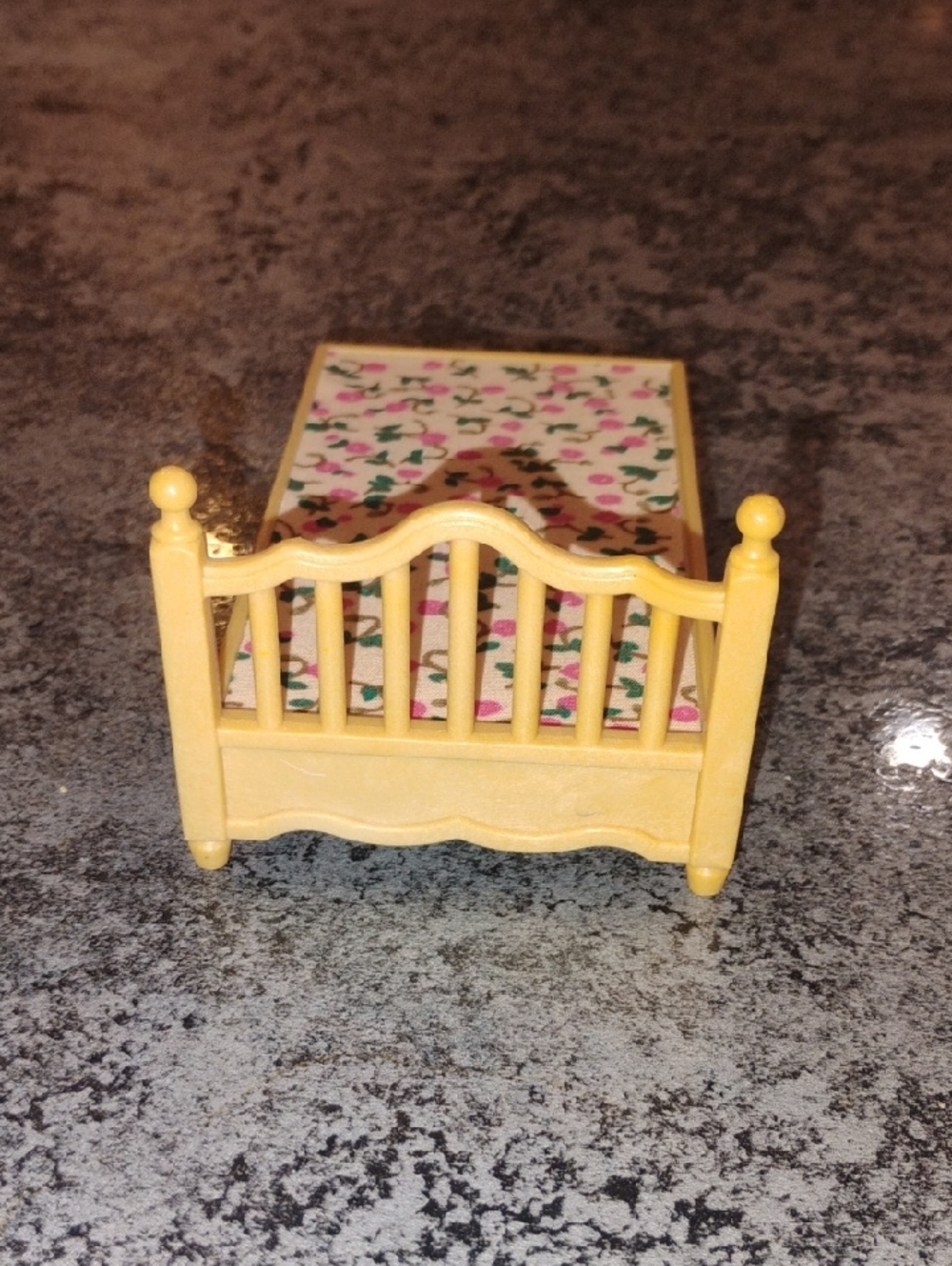 Calico Critters Red Roof Country Home Cottage Bed Replacement Part - Picture 3 of 4